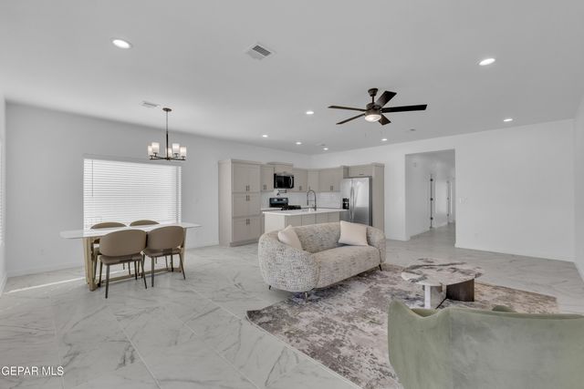1200 Night Sky Street, Horizon City, TX 79928