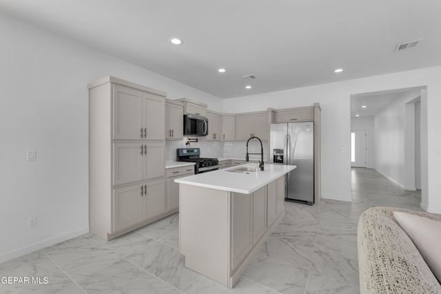 1200 Night Sky Street, Horizon City, TX 79928