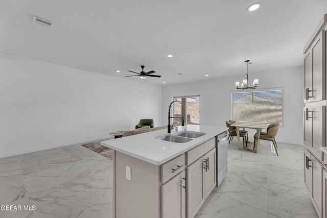 1200 Night Sky Street, Horizon City, TX 79928
