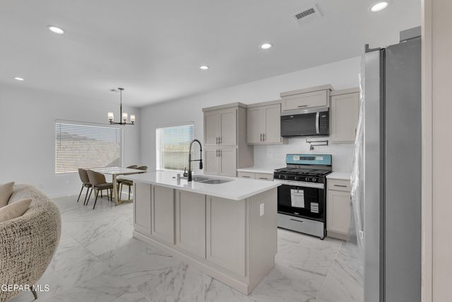 1200 Night Sky Street, Horizon City, TX 79928