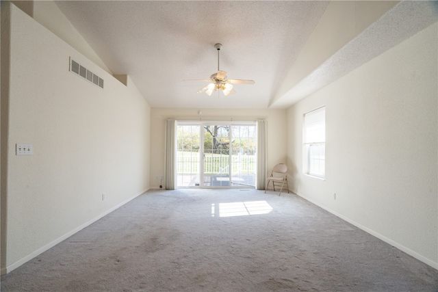 3900 Deer Valley Drive B, Marion, IA 52302