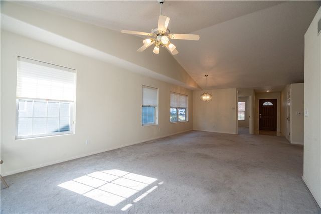 3900 Deer Valley Drive B, Marion, IA 52302