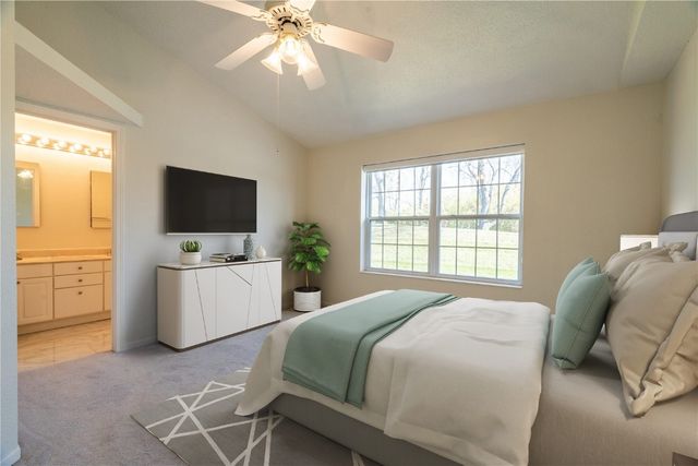 3900 Deer Valley Drive B, Marion, IA 52302