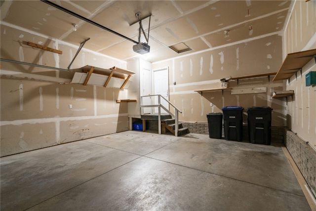 3900 Deer Valley Drive B, Marion, IA 52302