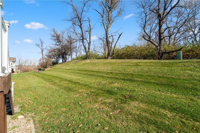 3900 Deer Valley Drive B, Marion, IA 52302