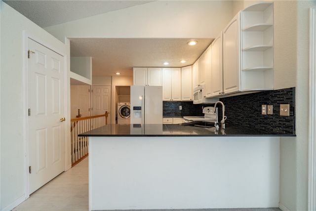 3900 Deer Valley Drive B, Marion, IA 52302