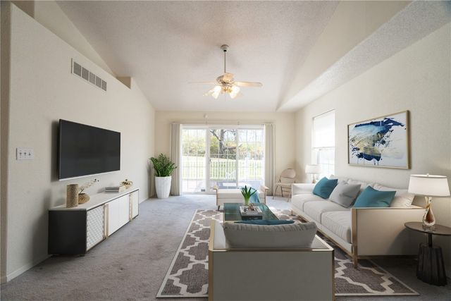 3900 Deer Valley Drive B, Marion, IA 52302