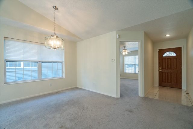 3900 Deer Valley Drive B, Marion, IA 52302