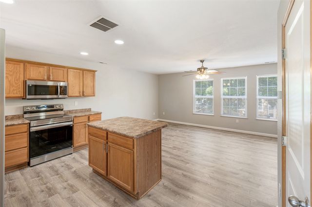 1139 Cornerstone Lane, Pleasant Hill, IA 50327
