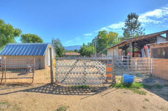 204 E Rosewood Street, Grants Pass, OR 97527