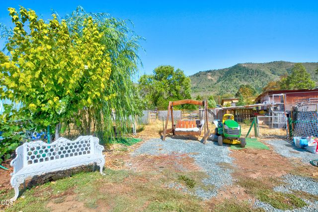 204 E Rosewood Street, Grants Pass, OR 97527