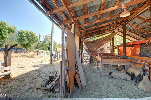 204 E Rosewood Street, Grants Pass, OR 97527