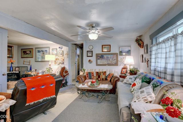 204 E Rosewood Street, Grants Pass, OR 97527