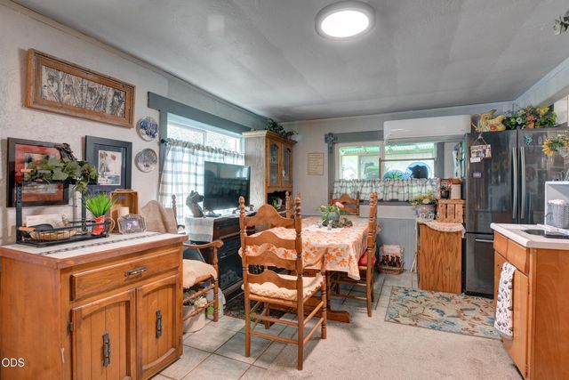 204 E Rosewood Street, Grants Pass, OR 97527