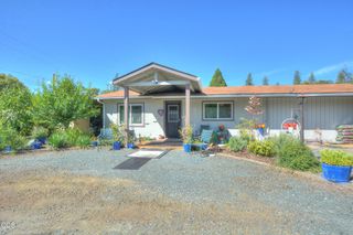 204 E Rosewood Street, Grants Pass, OR 97527