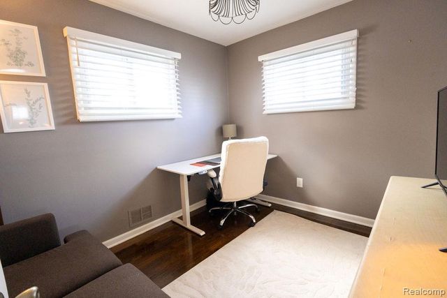 823 Southwood Drive, Fenton, MI 48430