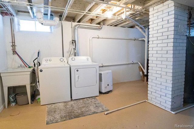 823 Southwood Drive, Fenton, MI 48430