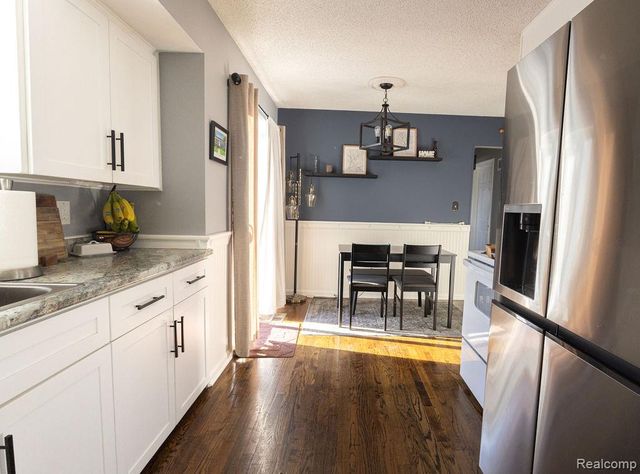 823 Southwood Drive, Fenton, MI 48430