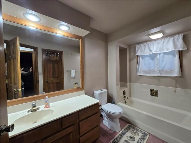 145 Lynn Lea Lane, Warsaw, MO 65355