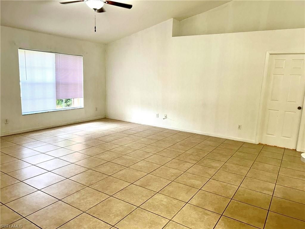 947 Hunter ST E, LEHIGH ACRES, FL 33974 — photo 2