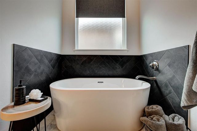 2108 Asaro Way, Edmond, OK 73034