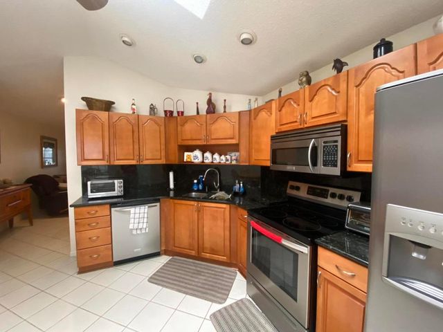 6115 Bay Isles Drive, Boynton Beach, FL 33437