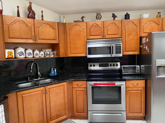 6115 Bay Isles Drive, Boynton Beach, FL 33437