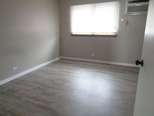 9644 S kedzie Avenue 2, Evergreen Park, IL 60805