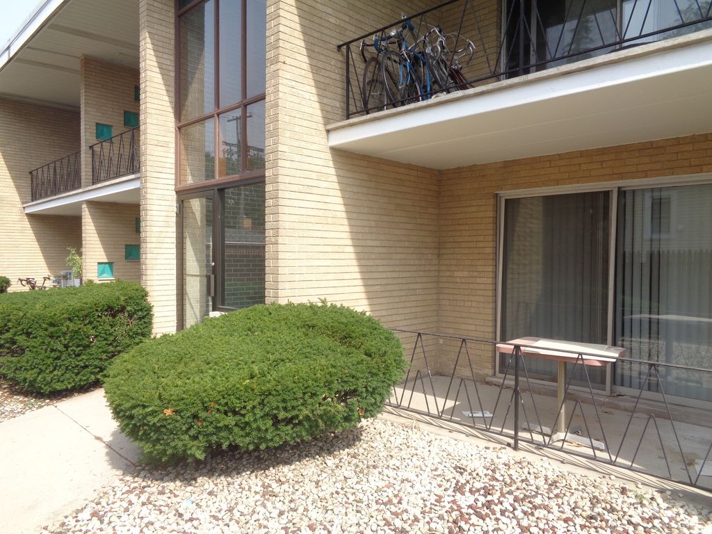 9644 S kedzie Avenue 2, Evergreen Park, IL 60805