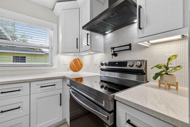 3008 JACKSON STREET N, St Petersburg, FL 33704