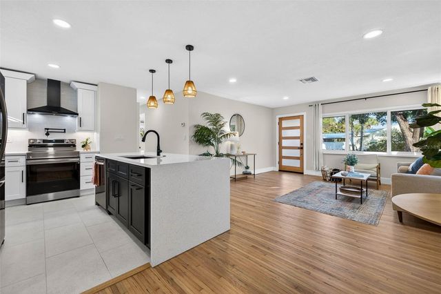 3008 JACKSON STREET N, St Petersburg, FL 33704