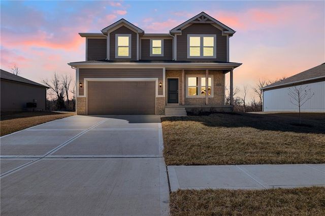 2523 SW Mitchell Street, Oak Grove, MO 64075