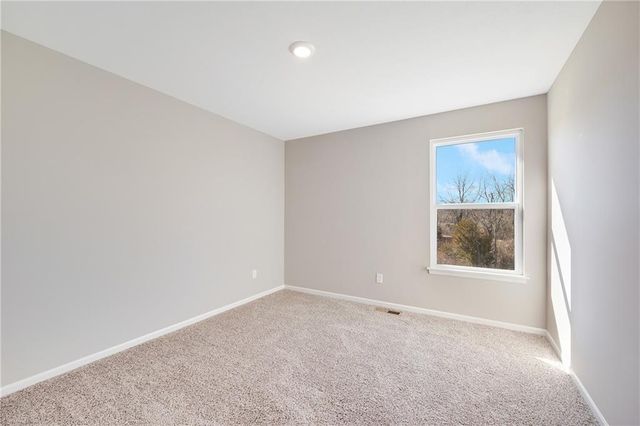 2523 SW Mitchell Street, Oak Grove, MO 64075