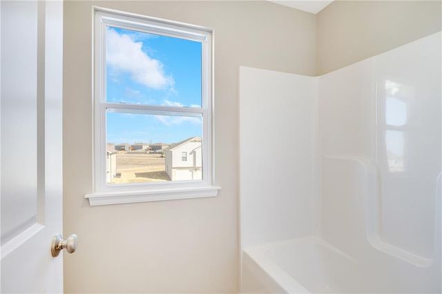 2523 SW Mitchell Street, Oak Grove, MO 64075