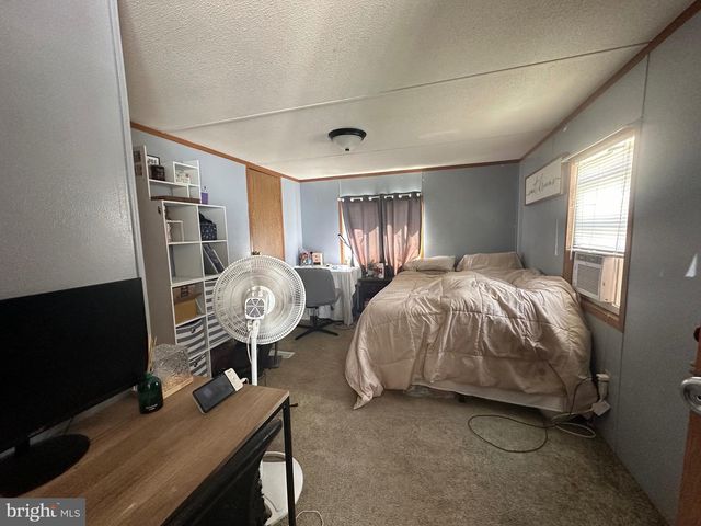 6801 PENN AVE #TRLR 18, Wernersville, PA 19565