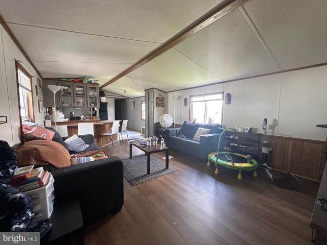 6801 PENN AVE #TRLR 18, Wernersville, PA 19565