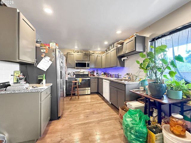 515 MEMORY Ln, Brookings, OR 97415