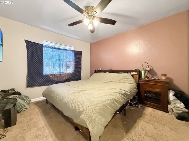 515 MEMORY Ln, Brookings, OR 97415