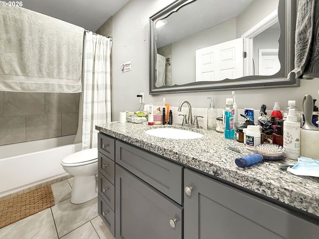 515 MEMORY Ln, Brookings, OR 97415