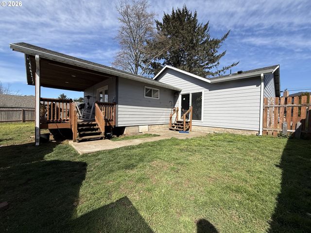 515 MEMORY Ln, Brookings, OR 97415
