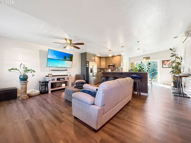 515 MEMORY Ln, Brookings, OR 97415