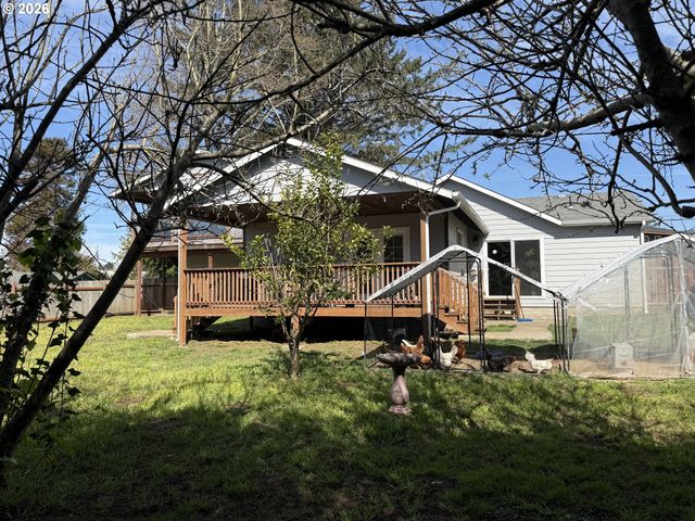 515 MEMORY Ln, Brookings, OR 97415