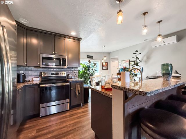 515 MEMORY Ln, Brookings, OR 97415