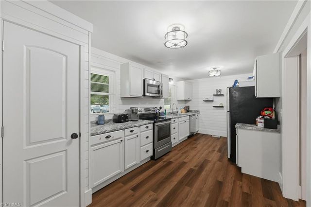 400 John Mcgrady Road, North Wilkesboro, NC 28659