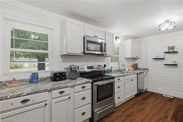 400 John Mcgrady Road, North Wilkesboro, NC 28659