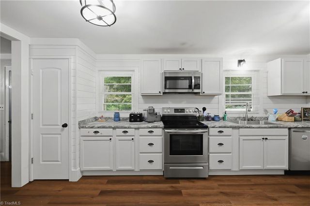 400 John Mcgrady Road, North Wilkesboro, NC 28659