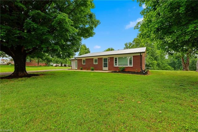 400 John Mcgrady Road, North Wilkesboro, NC 28659