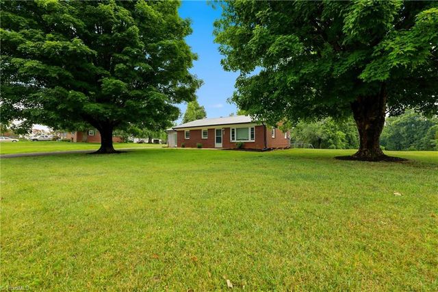 400 John Mcgrady Road, North Wilkesboro, NC 28659