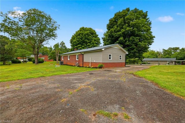400 John Mcgrady Road, North Wilkesboro, NC 28659