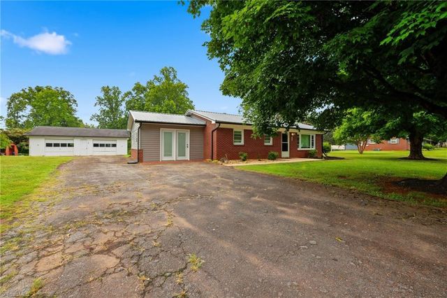 400 John Mcgrady Road, North Wilkesboro, NC 28659